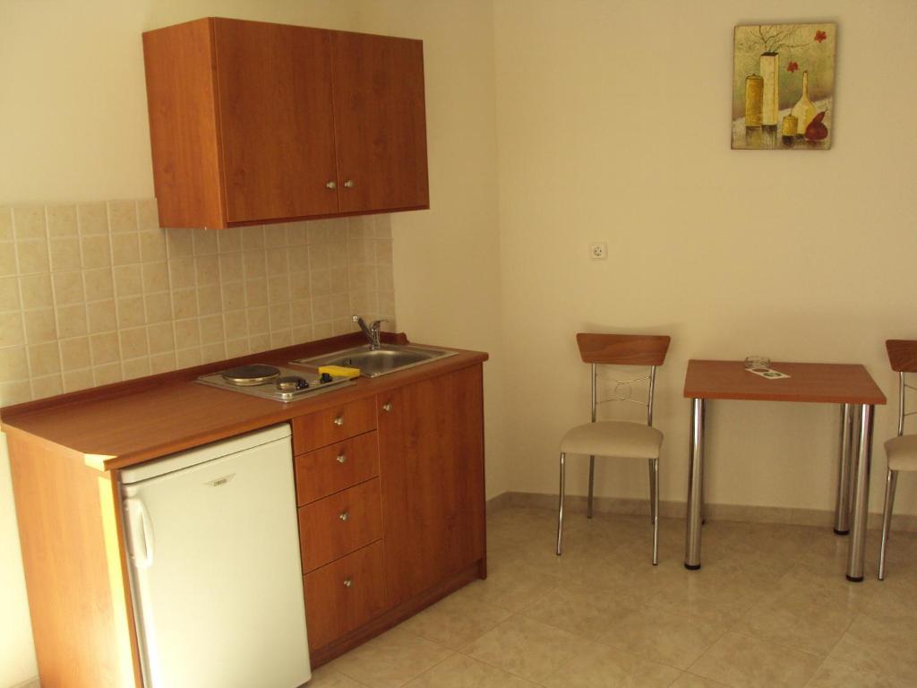 Al Mare Apartments Afantou Rum bild